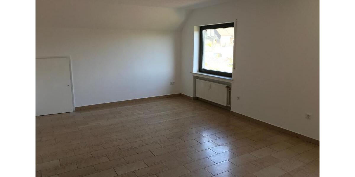 Dachgeschoßwohnung Weitefeld - 3.5 Zimmer, 80 m&sup2;, 660&euro; | Angebot:25931550