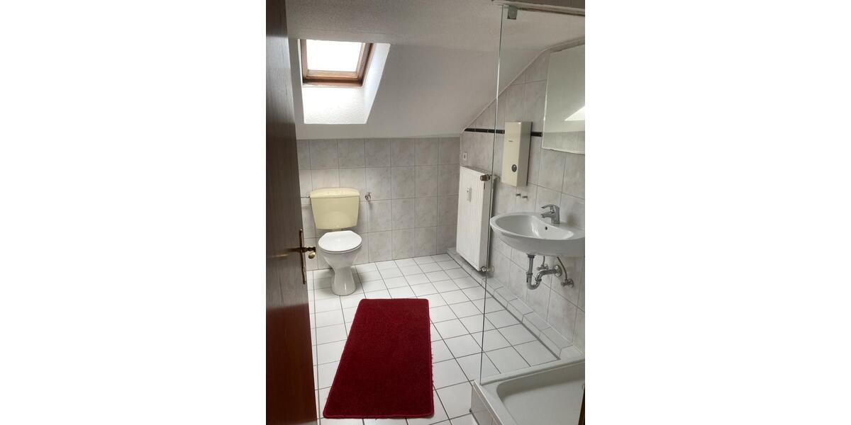 Dachgeschoßwohnung Nauroth - 2.5 Zimmer, 45 m&sup2;, 430&euro; | Angebot:26021877