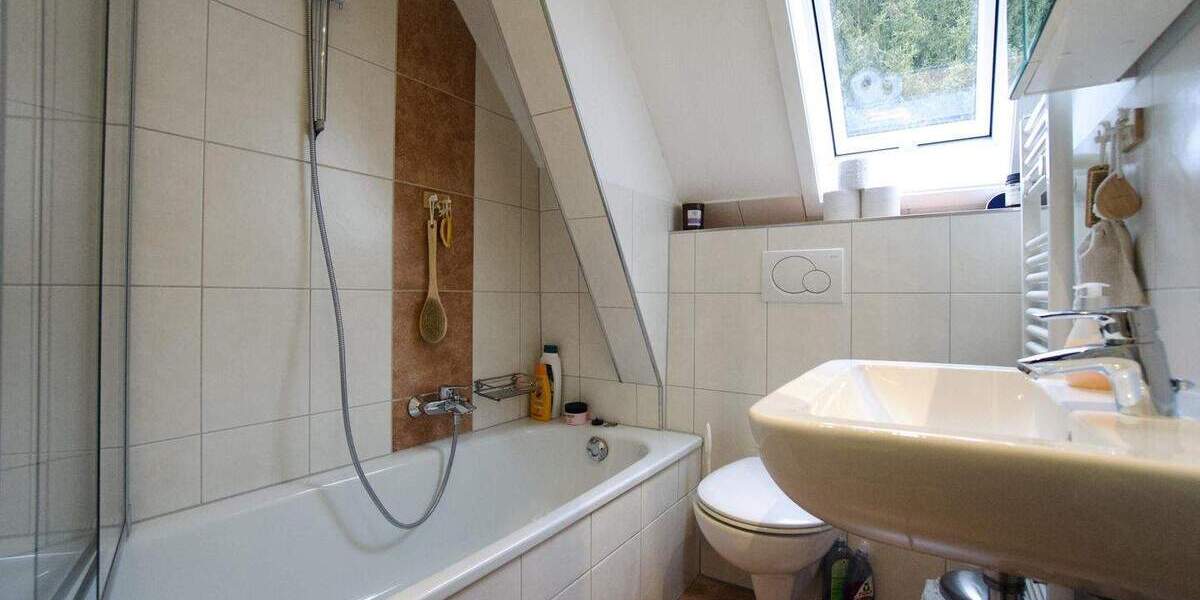 Doppelhaushälfte Erndtebrück Röspe - 6 Zimmer, 154 m&sup2;, 219.000&euro; | Angebot:25686195