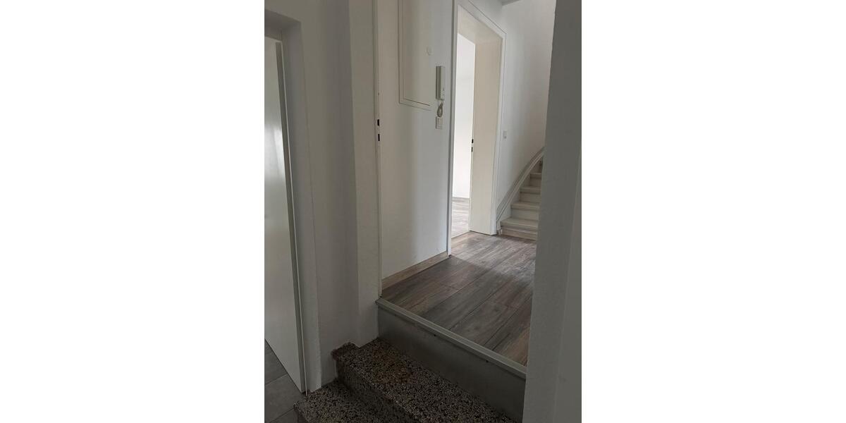 Hochparterre Netphen - 1 Zimmer, 70 m&sup2;, 700&euro; | Angebot:25658404