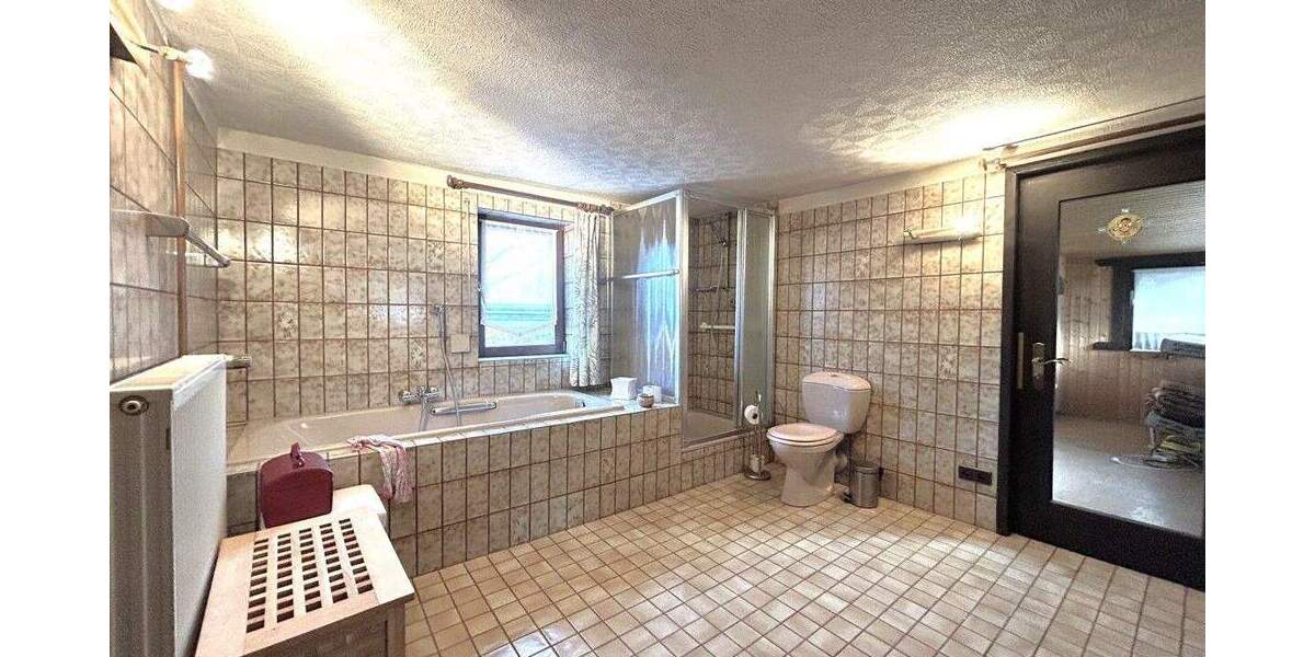 Einfamilienhaus Eschenburg / Eiershausen Eiershausen - 7 Zimmer, 195 m&sup2;, 159.000&euro; | Angebot:25728160