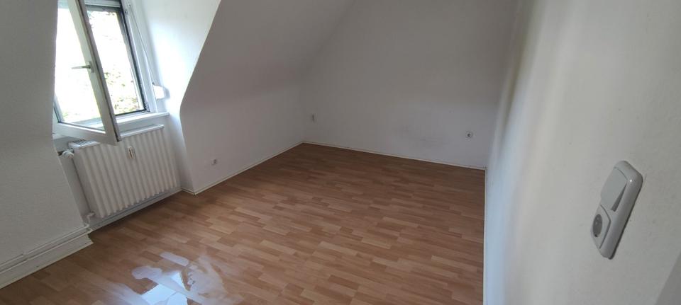 Dachgeschoßwohnung Siegen Kaan-Marienborn - 1 Zimmer, 13 m&sup2;, 190&euro; | Angebot:25918033
