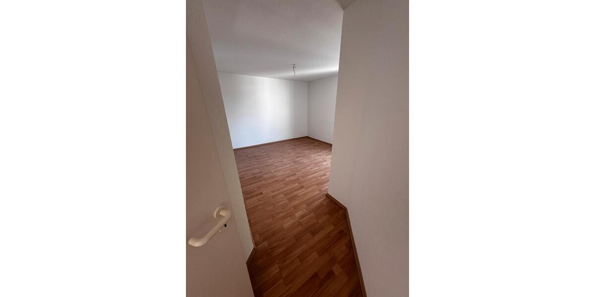 Etagenwohnung Siegen - 3 Zimmer, 81 m&sup2;, 725&euro; | Angebot:25635955
