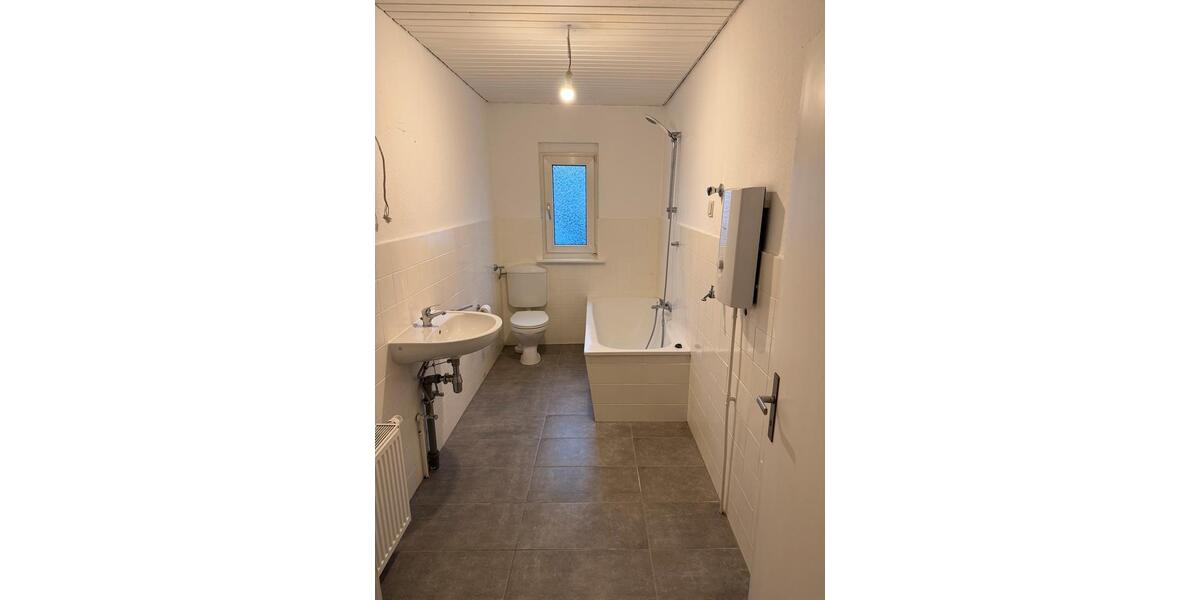 Hochparterre Netphen - 1 Zimmer, 70 m&sup2;, 700&euro; | Angebot:25658404