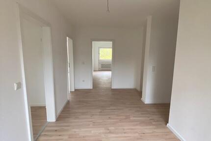 Wohnung Hamm (Sieg) - 3.5 Zimmer, 82 m&sup2;, 180.000&euro; | Angebot:26002194