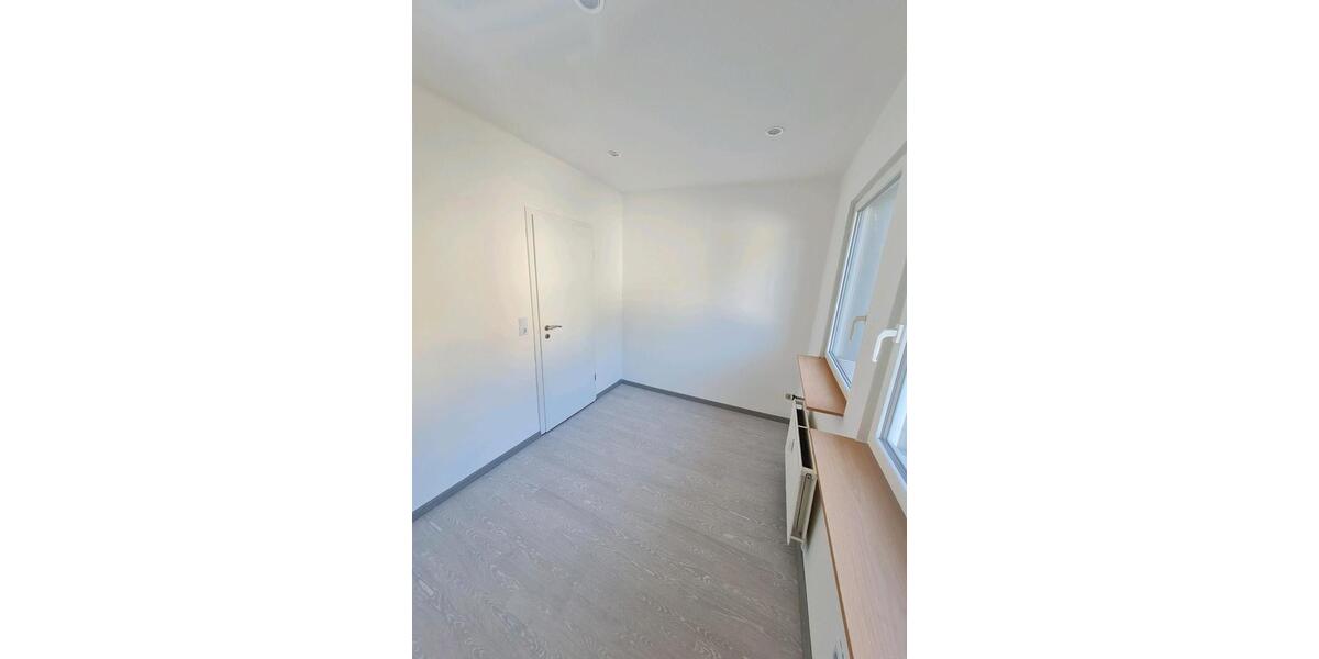 Erdgeschoßwohnung Wissen - 5 Zimmer, 140 m&sup2;, 850&euro; | Angebot:25991989