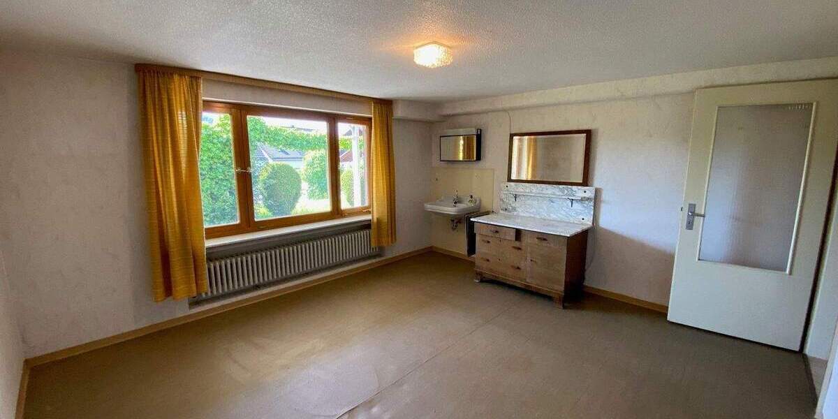 Einfamilienhaus Bad Laasphe - 5 Zimmer, 158 m&sup2;, 190.000&euro; | Angebot:25667526