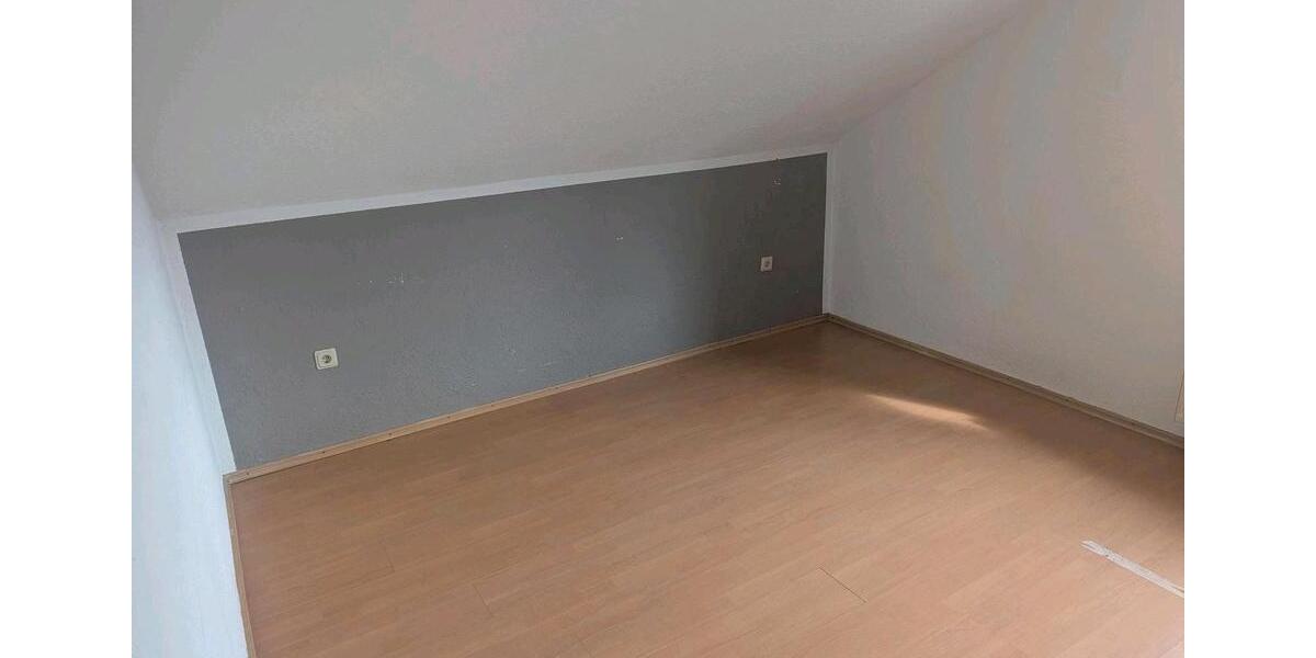 Dachgeschoßwohnung Haiger - 4 Zimmer, 98 m&sup2;, 800&euro; | Angebot:26022163
