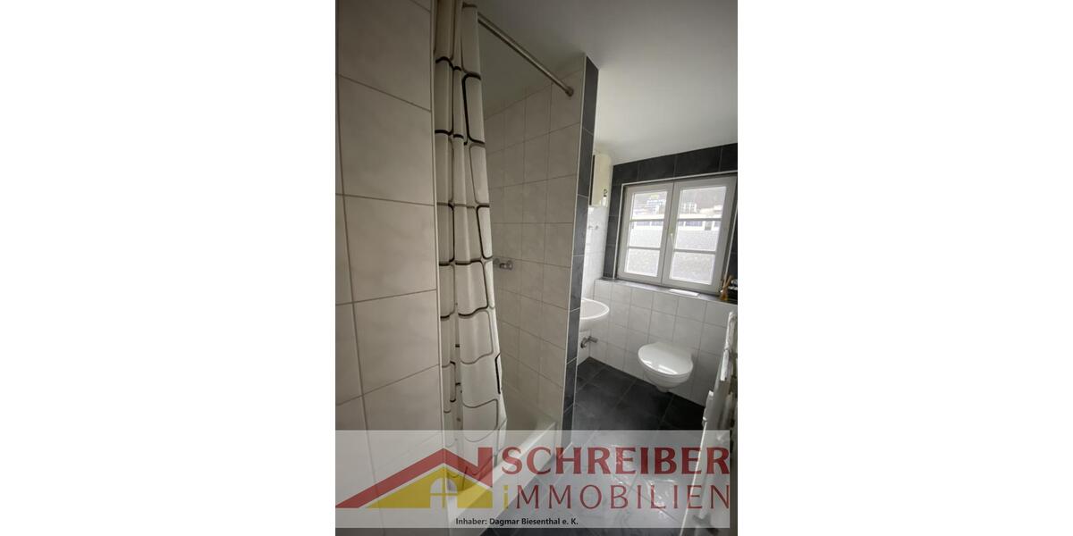Dachgeschoßwohnung Bad Laasphe - 2 Zimmer, 47 m&sup2;, 400&euro; | Angebot:24771170