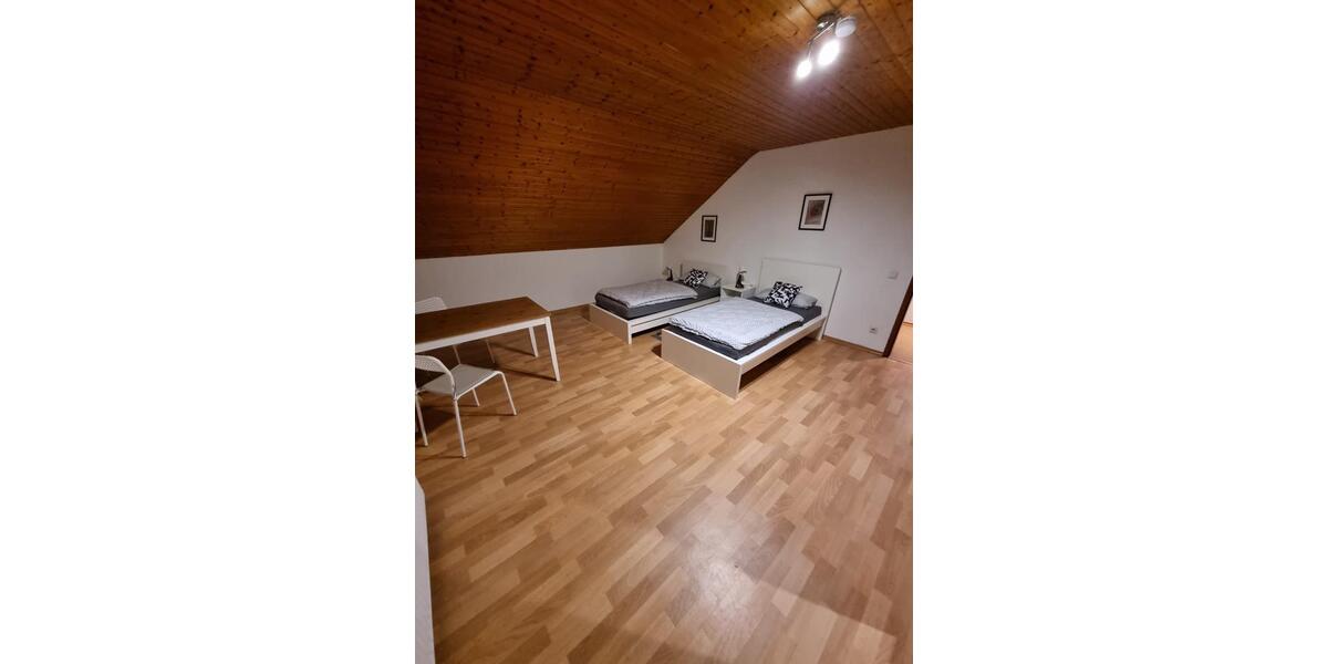 Dachgeschoßwohnung Siegen Dillnhütten - 4 Zimmer, 110 m&sup2;, 1.200&euro; | Angebot:26579691