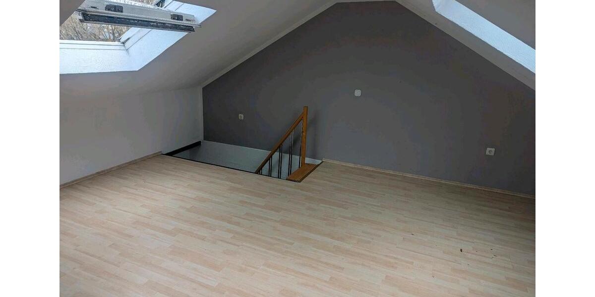 Dachgeschoßwohnung Haiger - 4 Zimmer, 98 m&sup2;, 800&euro; | Angebot:26022163