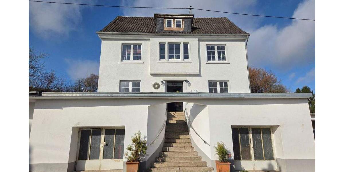 Mehrfamilienhaus, Wohnhaus Pracht / Niederhausen Niederhausen - 8 Zimmer, 229 m&sup2;, 299.000&euro; | Angebot:25819920