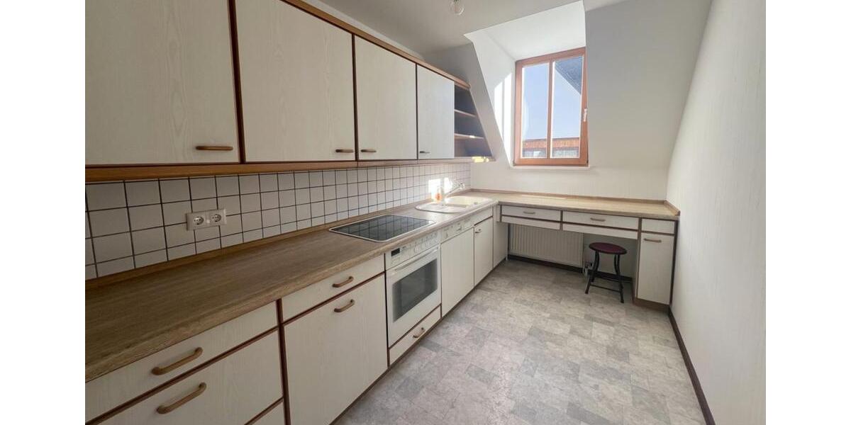 Dachgeschoßwohnung Dillenburg - 3 Zimmer, 93 m&sup2;, 720&euro; | Angebot:24393740