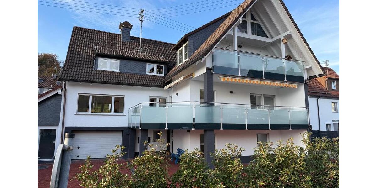 Etagenwohnung Netphen - 7 Zimmer, 180 m&sup2;, 1.980&euro; | Angebot:25921633