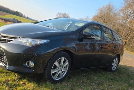 Toyota Auris Touring Sports 59.920 km 11.950 &euro; Waldbröl 51545