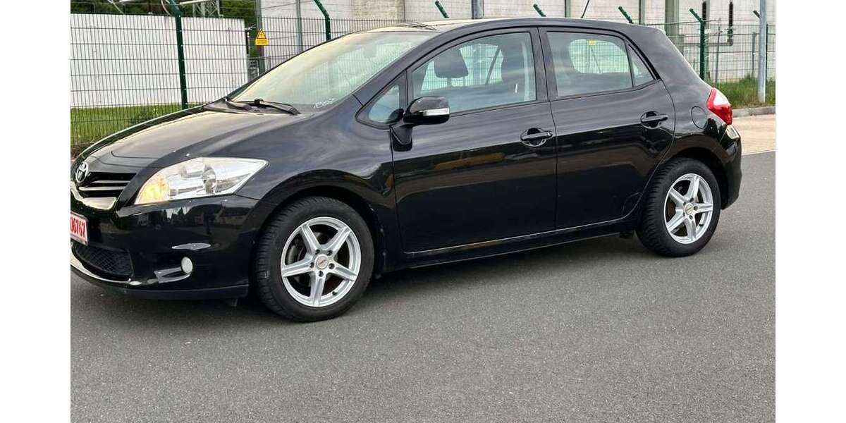 Toyota Auris 179.860 km 4.799 &euro; Siegen 57080