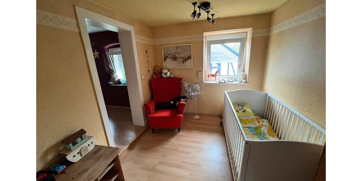 Reihenhaus Weitefeld - 7 Zimmer, 114 m&sup2;, 75.000&euro; | Angebot:26521092