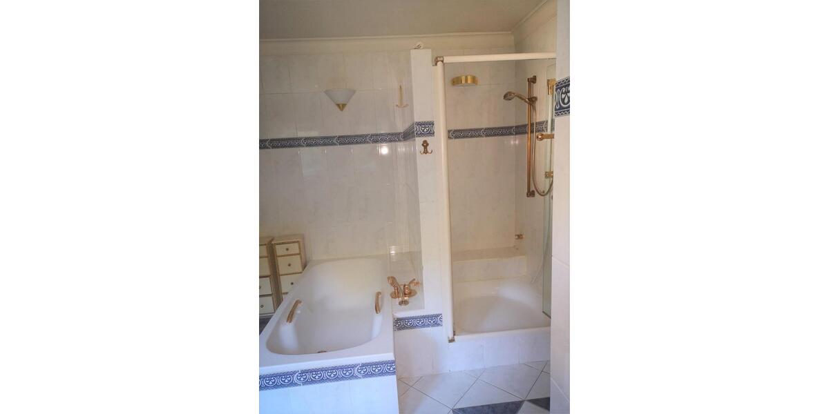 Etagenwohnung Reichshof - 4 Zimmer, 144 m&sup2;, 1.250&euro; | Angebot:25580154