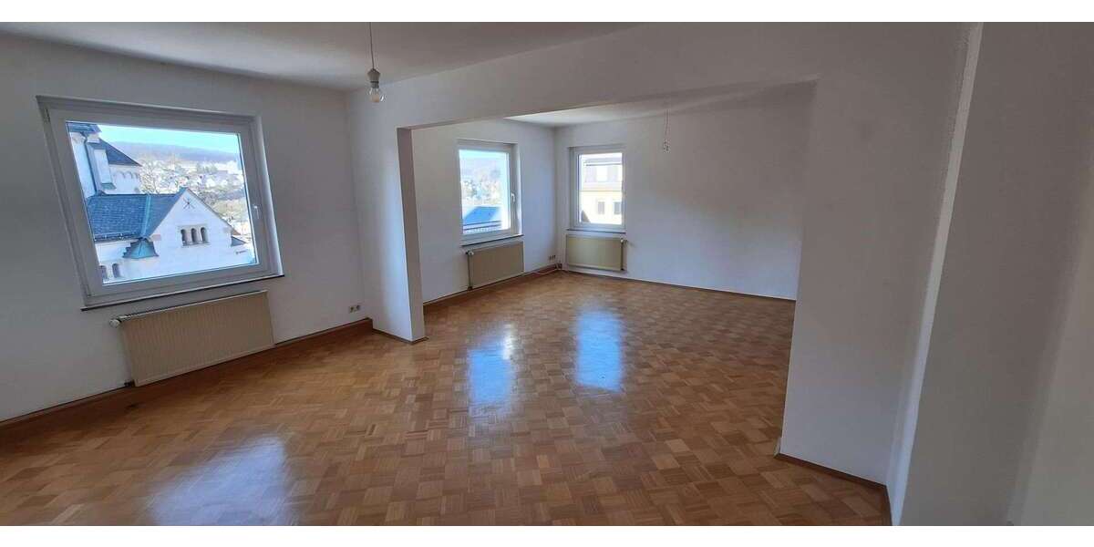 Etagenwohnung Siegen - 4 Zimmer, 107 m&sup2;, 950&euro; | Angebot:25941569