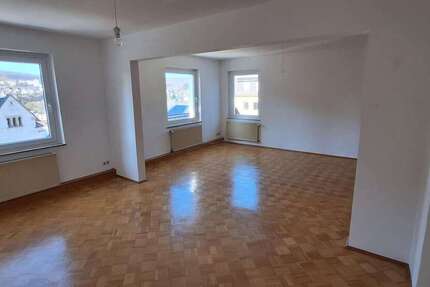 Wohnung Siegen - 4 Zimmer, 107 m&sup2;, 950&euro; | Angebot:25941569