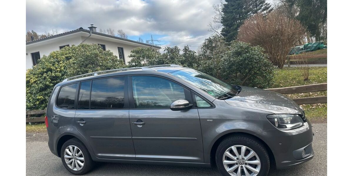 VW Touran 204.000 km 6.900 &euro; Kreuztal 57223