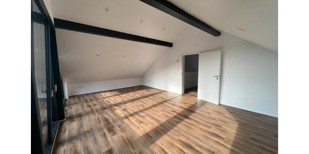 Maisonettenwohnung Siegen - 4 Zimmer, 175 m&sup2;, 1.900&euro; | Angebot:25974962