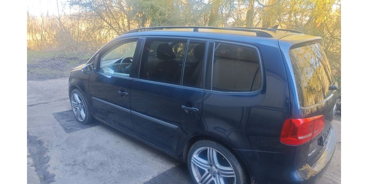 VW Touran 327.000 km 4.800 &euro; Kreuztal 57223