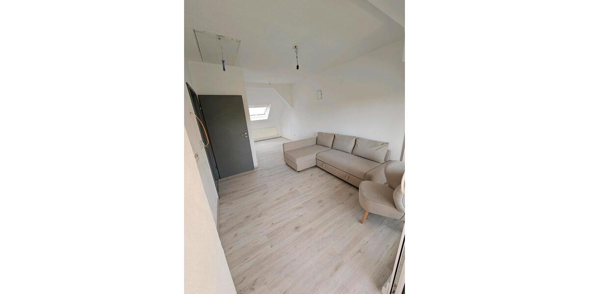 Dachgeschoßwohnung Siegen Dillnhütten - 3 Zimmer, 60 m&sup2;, 700&euro; | Angebot:25957369