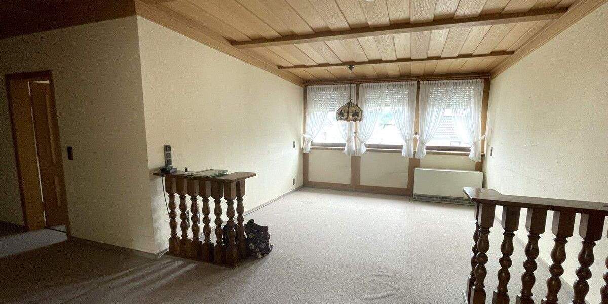 Etagenwohnung Dietzhölztal / Ewersbach Ewersbach - 8 Zimmer, 206 m&sup2;, 175.000&euro; | Angebot:25665420