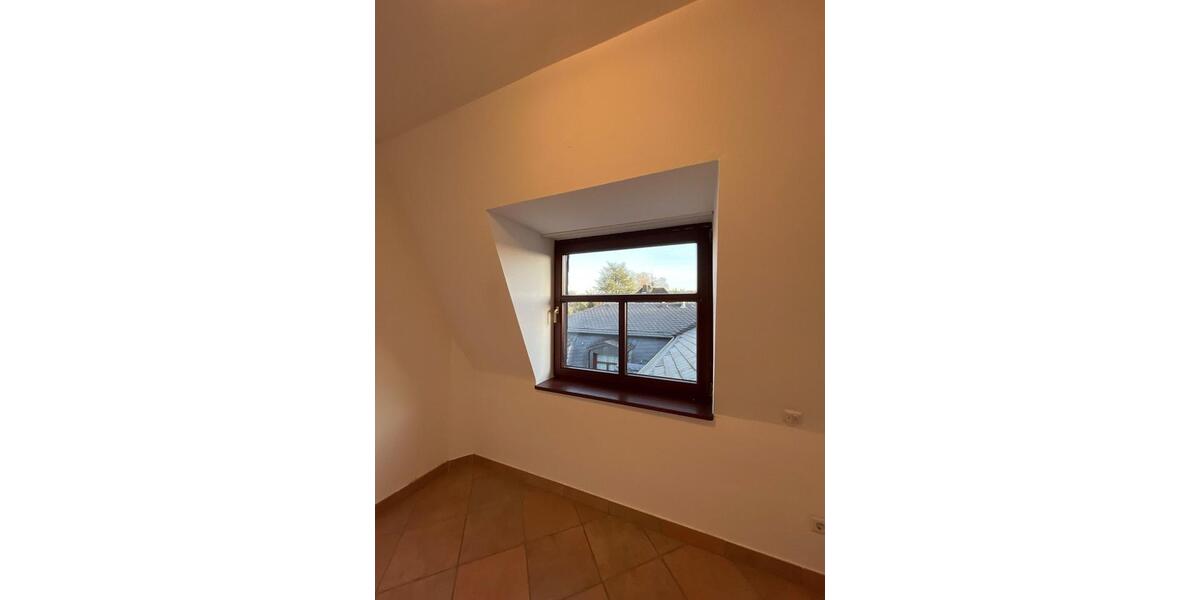 Dachgeschoßwohnung Hachenburg - 2 Zimmer, 57 m&sup2;, 555&euro; | Angebot:25331964