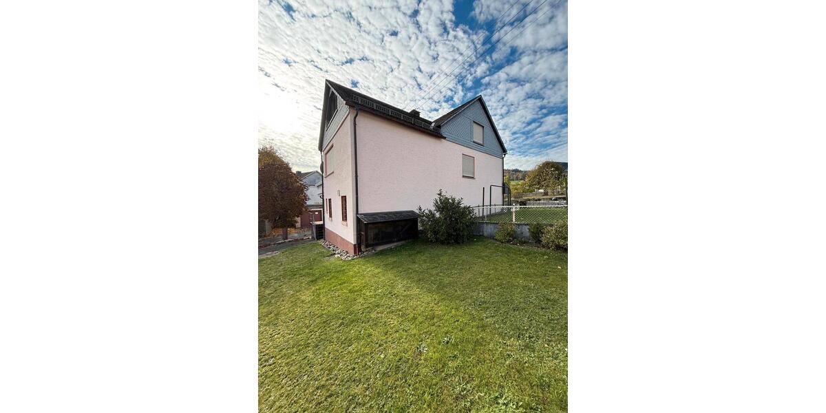 Einfamilienhaus Hilchenbach - 14 Zimmer, 238 m&sup2;, 250.000&euro; | Angebot:25299486