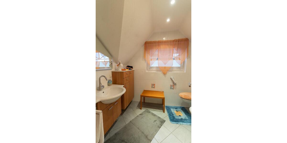 Dachgeschoßwohnung Hilchenbach - 3 Zimmer, 93 m&sup2;, 900&euro; | Angebot:25974797