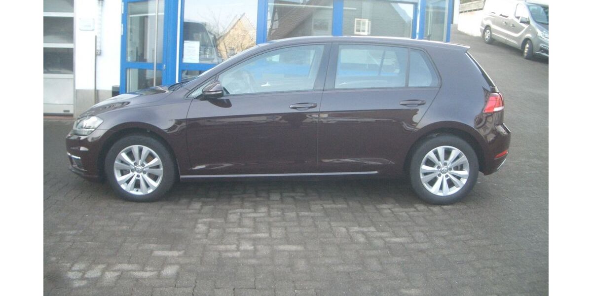 VW Golf 142.000 km 10.990 &euro; Attendorn-Repe 57439