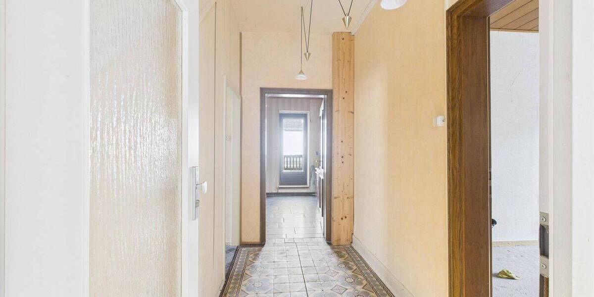 Mehrfamilienhaus, Wohnhaus Siegen Eiserfeld - 6 Zimmer, 165 m&sup2;, 149.000&euro; | Angebot:26082458