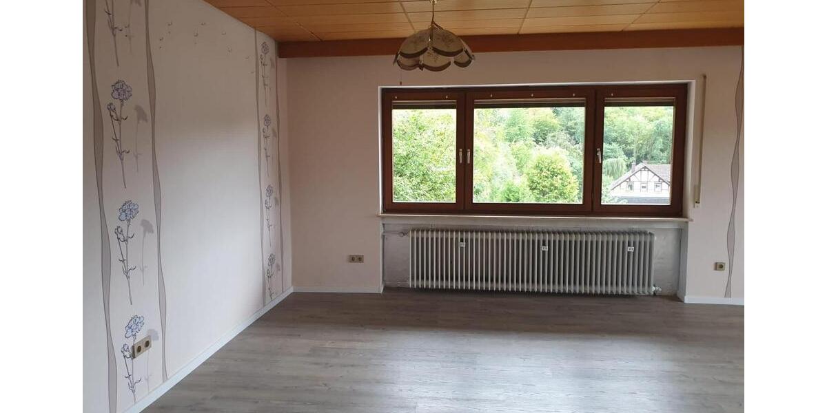 Etagenwohnung Dillenburg - 10 Zimmer, 227 m&sup2;, 199.900&euro; | Angebot:25678010
