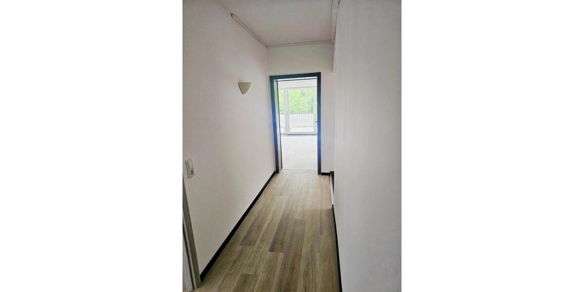 Etagenwohnung Reichshof - 4 Zimmer, 144 m&sup2;, 1.250&euro; | Angebot:25580154