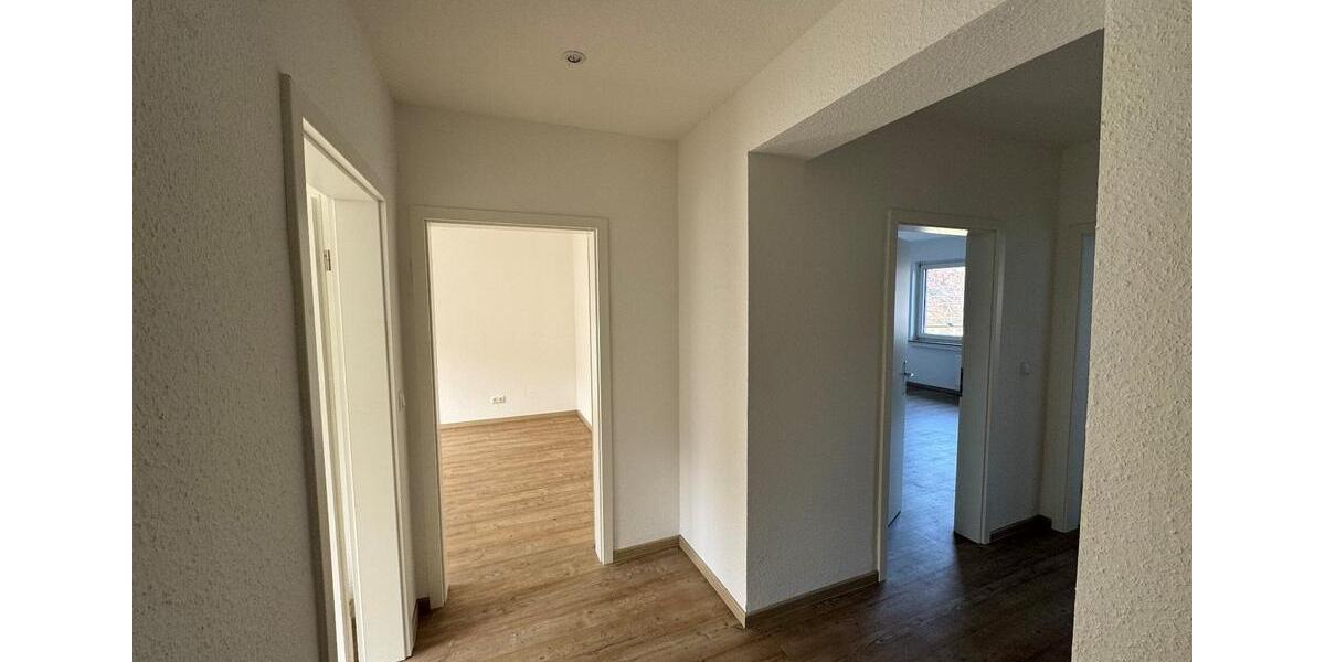 Etagenwohnung Siegen - 3 Zimmer, 71 m&sup2;, 639&euro; | Angebot:25102165