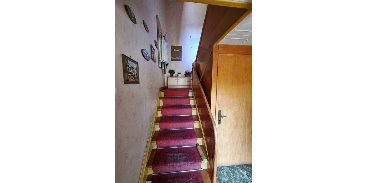 Einfamilienhaus Oberroßbach - 7 Zimmer, 135 m&sup2;, 120.000&euro; | Angebot:25685056