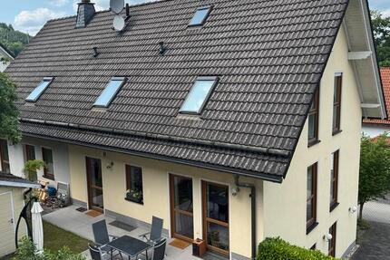 Haus Lennestadt - 7.5 Zimmer, 145 m&sup2;, 379.000&euro; | Angebot:27048330