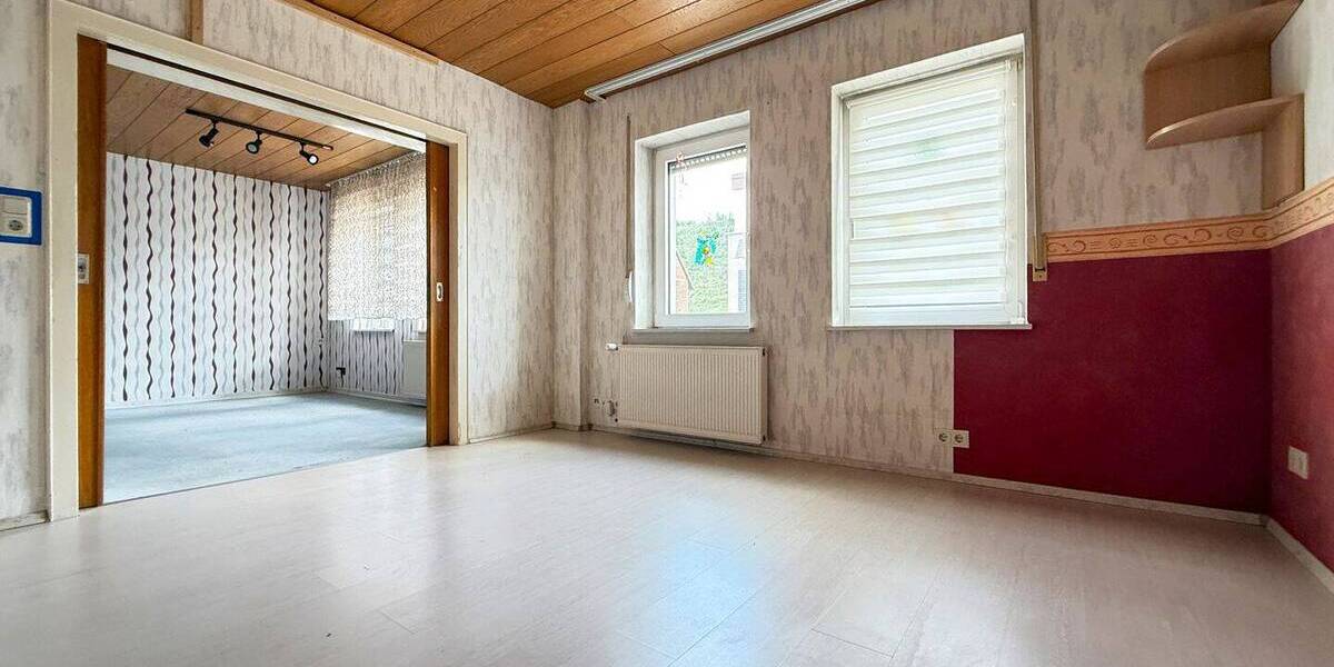 Einfamilienhaus Herdorf - 9 Zimmer, 180 m&sup2;, 229.000&euro; | Angebot:25691804