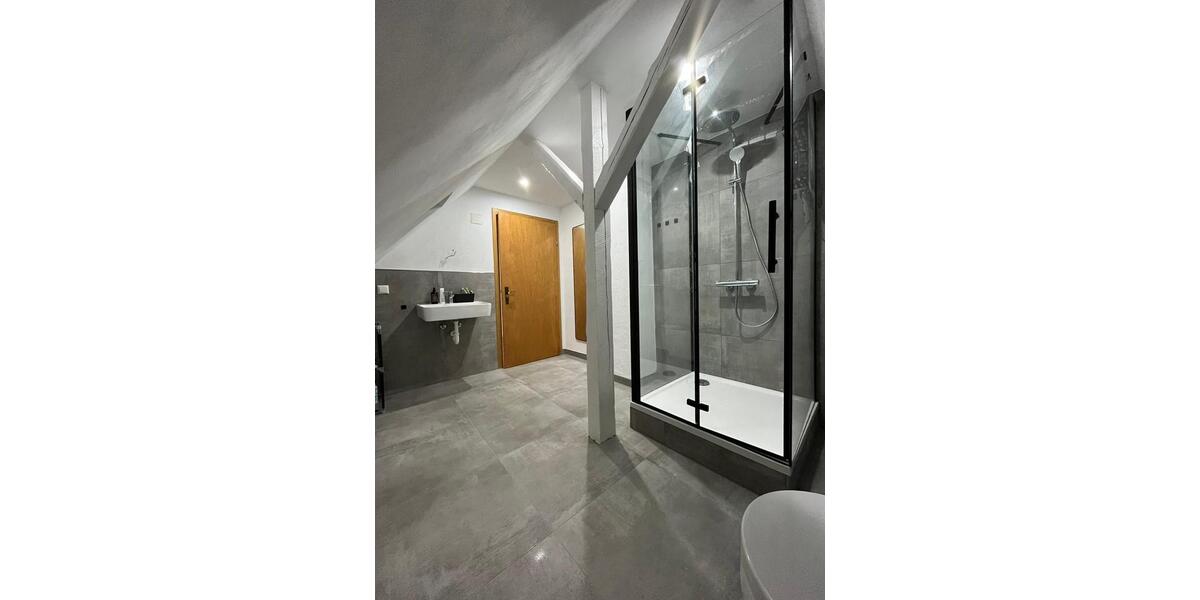 Dachgeschoßwohnung Siegen Weidenau - 1 Zimmer, 20 m&sup2;, 450&euro; | Angebot:25353874