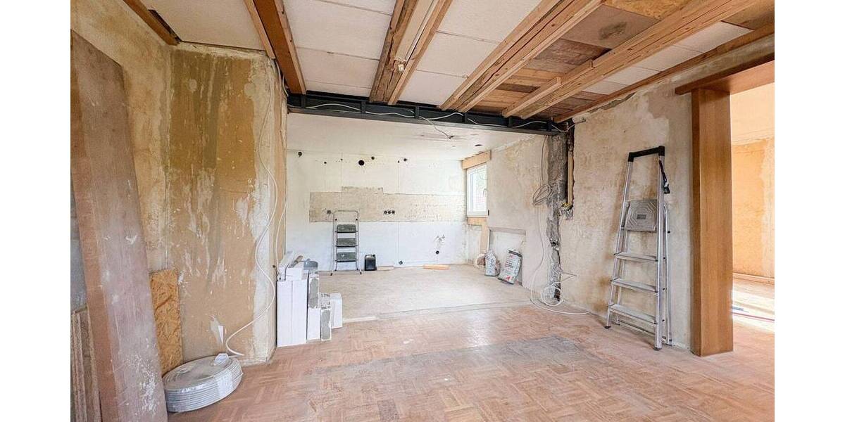 Einfamilienhaus Brachbach - 8 Zimmer, 150 m&sup2;, 210.000&euro; | Angebot:25738156