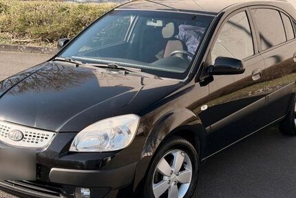 Kia Rio 183.000 km 1.950 &euro; Waldbröl 51545