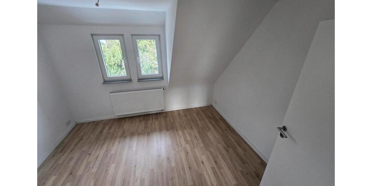 Dachgeschoßwohnung Siegen Dillnhütten - 3 Zimmer, 53 m&sup2;, 498&euro; | Angebot:24676956