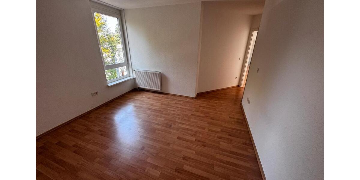 Etagenwohnung Siegen - 3 Zimmer, 81 m&sup2;, 725&euro; | Angebot:25635955