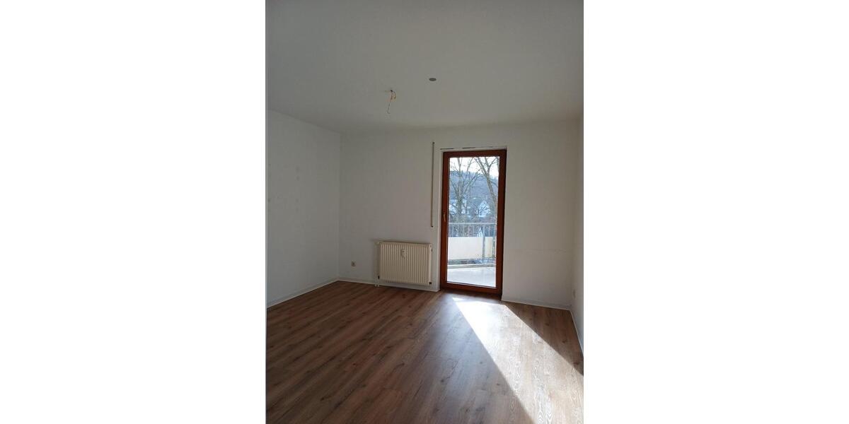 Hochparterre Siegen Kaan-Marienborn - 3 Zimmer, 77 m&sup2;, 630&euro; | Angebot:25855830