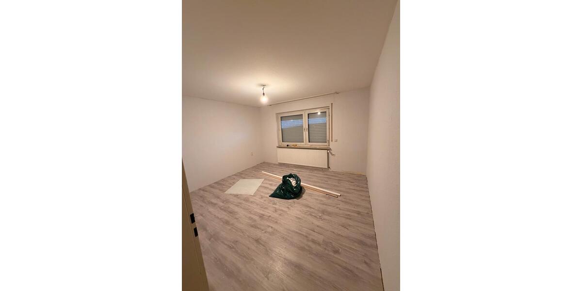 Erdgeschoßwohnung Siegen Eiserfeld - 3 Zimmer, 74 m&sup2;, 700&euro; | Angebot:25642600