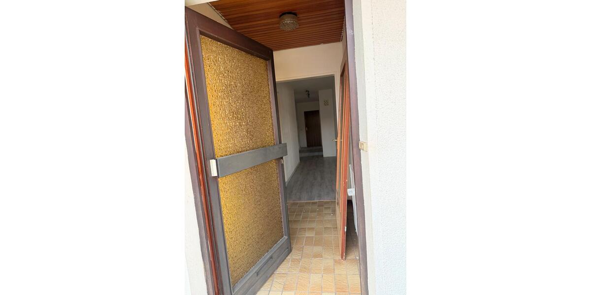 Erdgeschoßwohnung Siegen Eiserfeld - 3 Zimmer, 74 m&sup2;, 700&euro; | Angebot:25642600