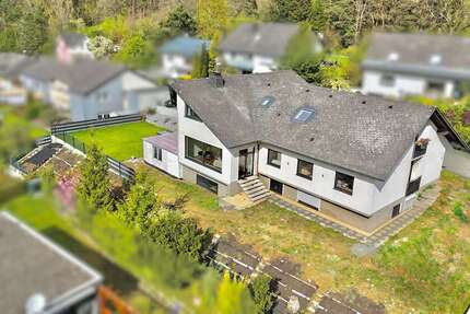 Mehrfamilienhaus mit Weitblick in bester Lage Herborn OT - Haus Herborn | Angebot:27271502