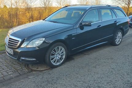 Mercedes-Benz E 250 226.000 km 10.500 &euro; Pracht 57589